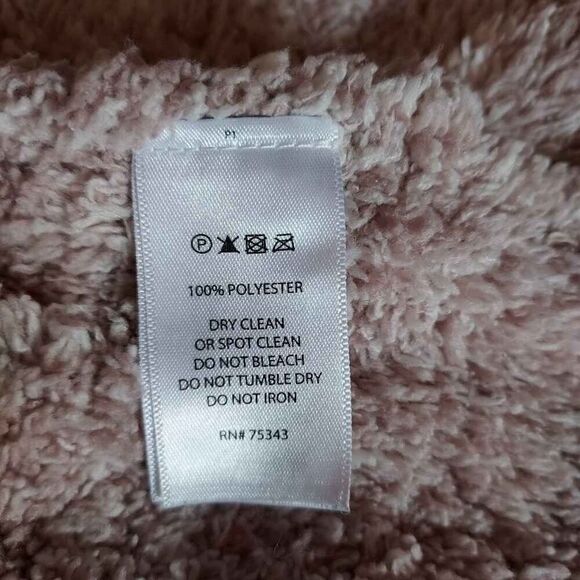 Aspen pink fluffy scarf - Picture 4 of 6